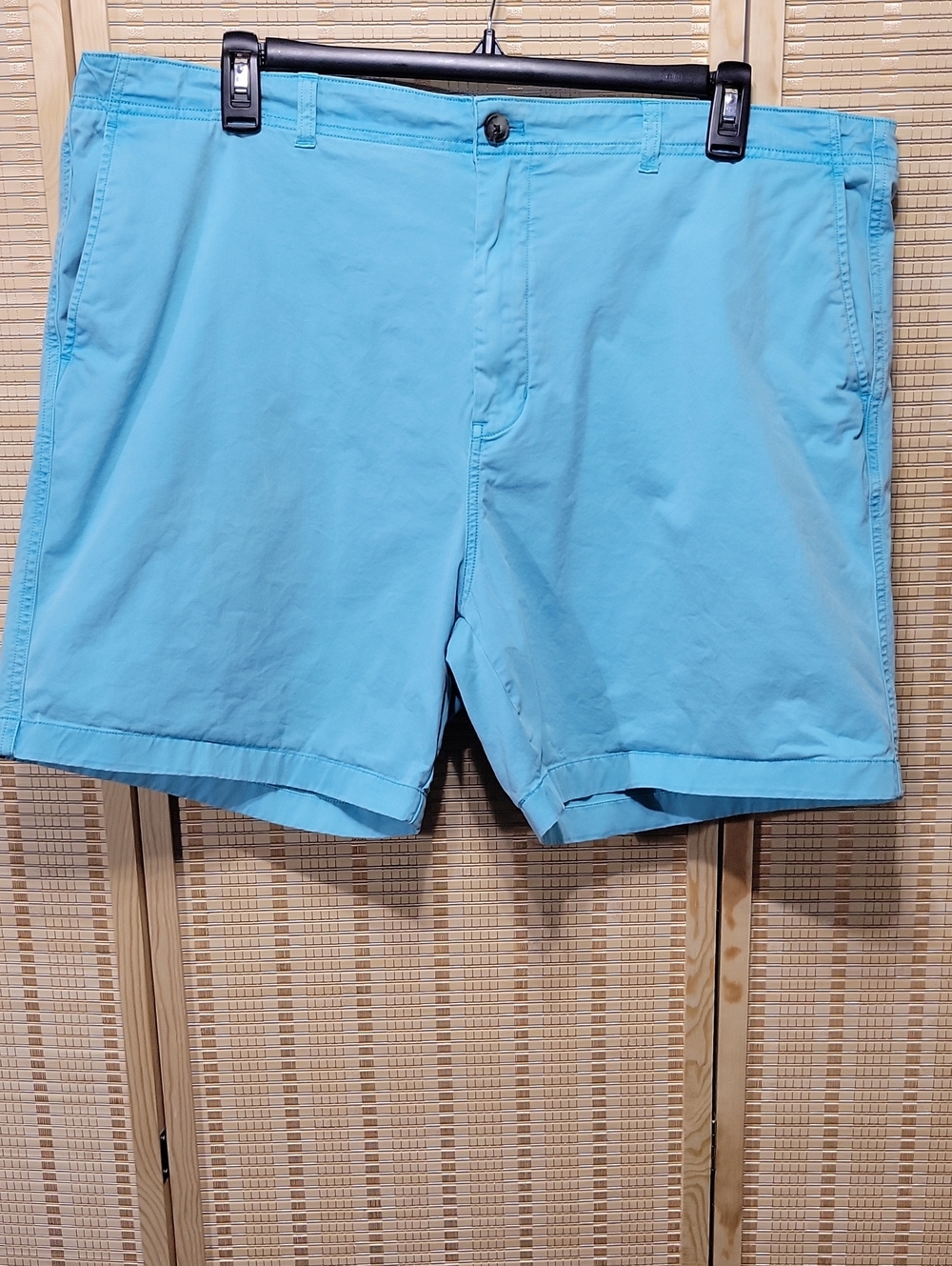 Vineyard Vines Turquoise Island Shorts - size 42